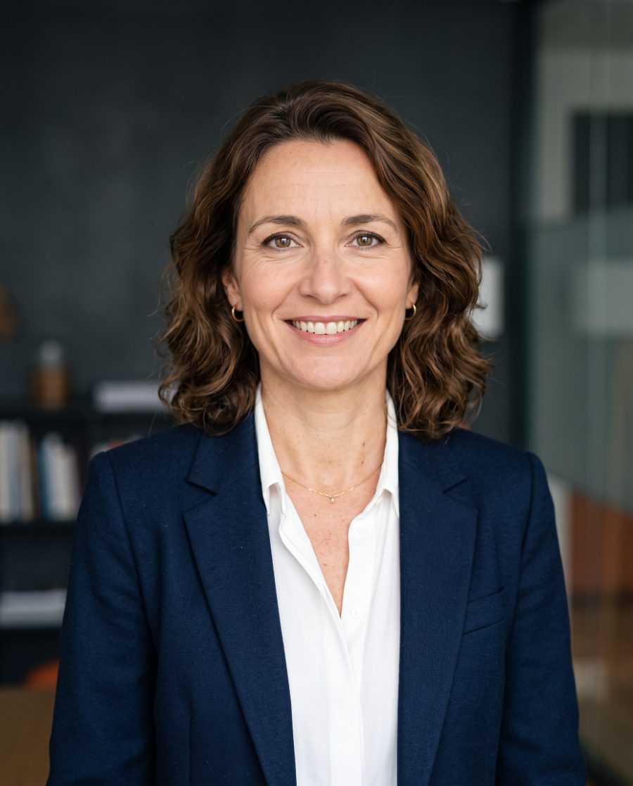 Portrait de Hélène Leroy
